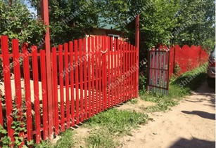 Забор евроштакетник горокой в Кирове цвет рубин